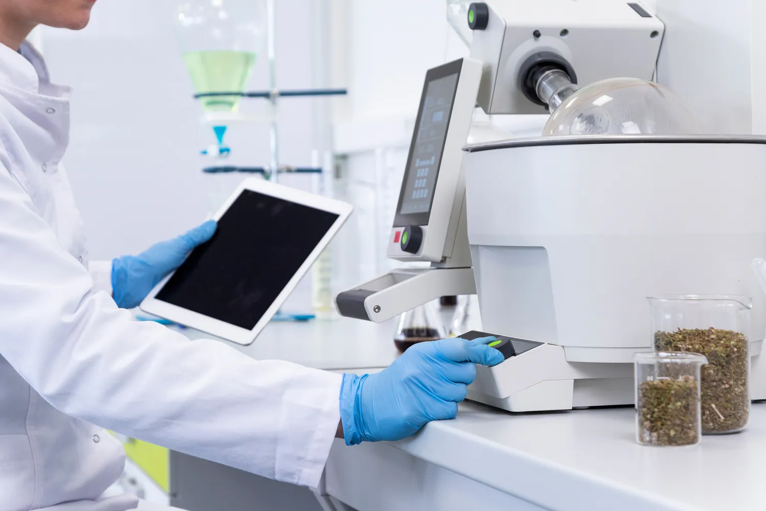 Ile zarabia szklarz?